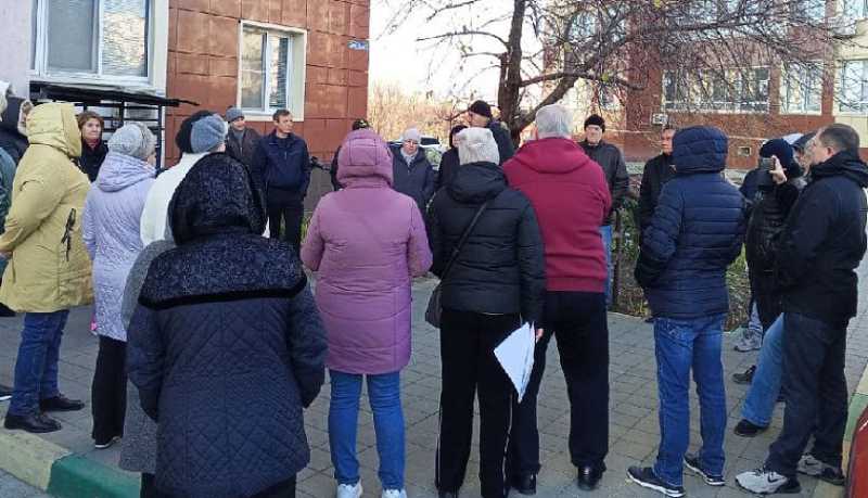 Глава города-героя Новороссийска провел встречу с представителями Центра по защите прав потребителей жилищно-коммунальных услуг «Наш дом»