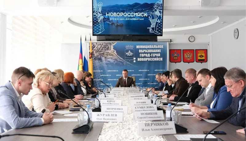 Глава города-героя Новороссийска провел встречу с представителями Центра по защите прав потребителей жилищно-коммунальных услуг «Наш дом»