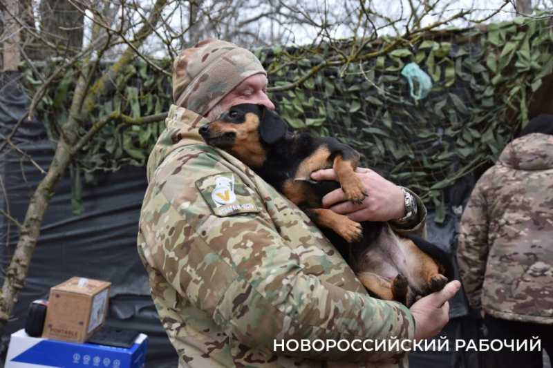 Новороссийцы передали на фронт обогреватели, термобелье, инструменты и свежие номера «Новороссийского рабочего»
