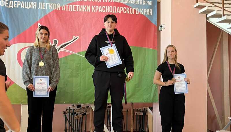 Новороссийские легкоатлеты заняли второе место в первой группе на Первенстве Краснодарского края в помещении