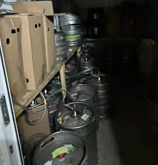 Новороссийские полицейские изъяли из магазина около 1 тонны пива, которое продавали незаконно