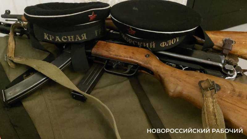 Оружие, с которым сражались малоземельцы, форма Великой Отечественной. Стали известны подробности  реконструкции высадки десанта на Малой Земле