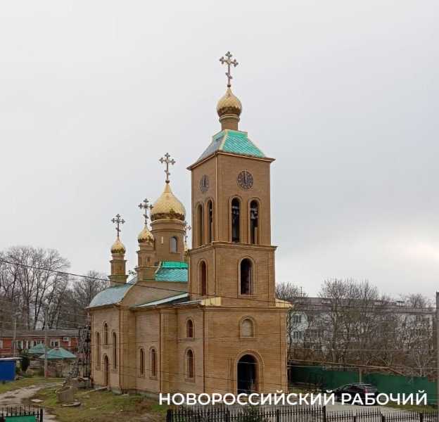 Под бой собственных «кремлевских курантов» встретят следующий Новый год жители поселка под Новороссийском