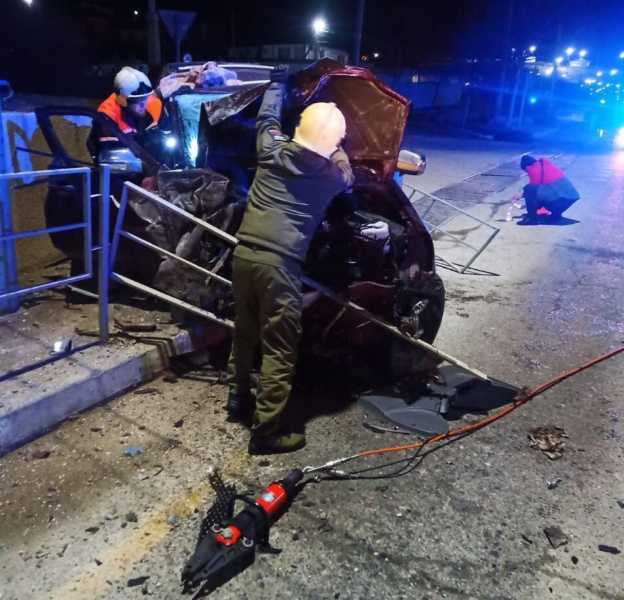 Сегодня в Новороссийске в ночном ДТП скончался пожилой водитель иномарки