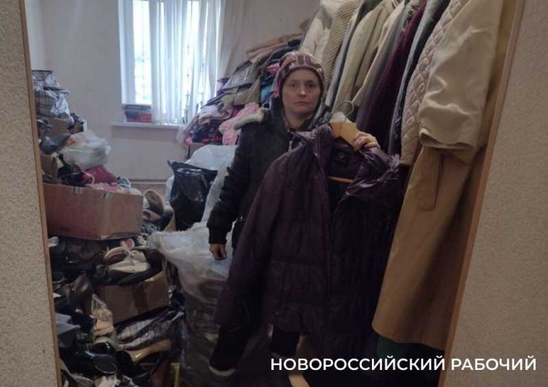 В центрах «вторые руки» Новороссийска можно найти ушедшие из России бренды, готическую обувь и… водолазные сапоги