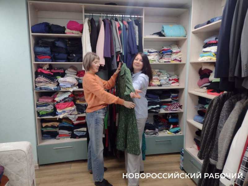 В центрах «вторые руки» Новороссийска можно найти ушедшие из России бренды, готическую обувь и… водолазные сапоги