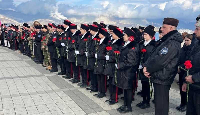 В городе-герое Новороссийске почтили память жертв политических репрессий казачества