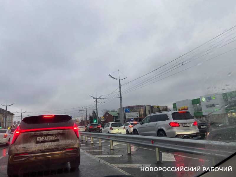 В Новороссийске на новой развязке проверят работу «коротких» светофоров
