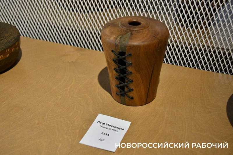 В Новороссийске открылась выставка токарной миниатюры Ремесленников с большой буквы