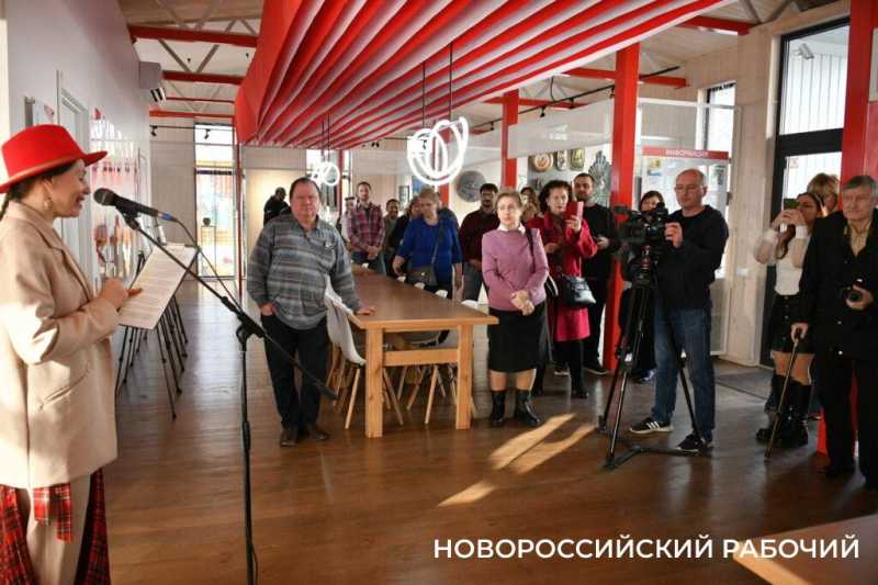 В Новороссийске открылась выставка токарной миниатюры Ремесленников с большой буквы