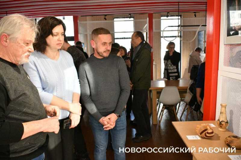 В Новороссийске открылась выставка токарной миниатюры Ремесленников с большой буквы