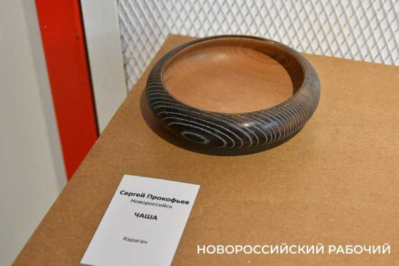 В Новороссийске открылась выставка токарной миниатюры Ремесленников с большой буквы