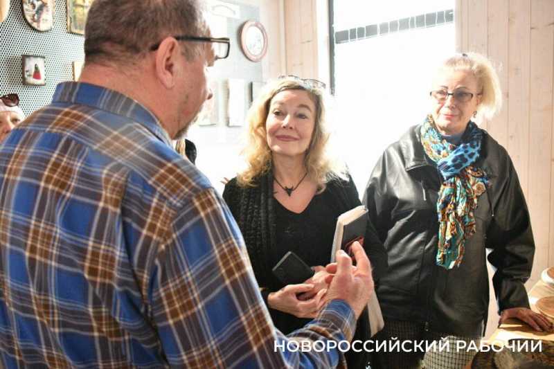 В Новороссийске открылась выставка токарной миниатюры Ремесленников с большой буквы