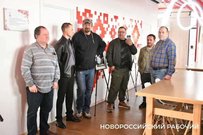 В Новороссийске открылась выставка токарной миниатюры Ремесленников с большой буквы