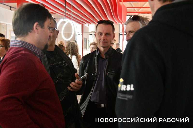 В Новороссийске открылась выставка токарной миниатюры Ремесленников с большой буквы