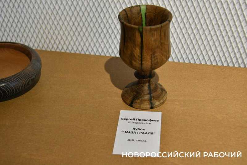 В Новороссийске открылась выставка токарной миниатюры Ремесленников с большой буквы