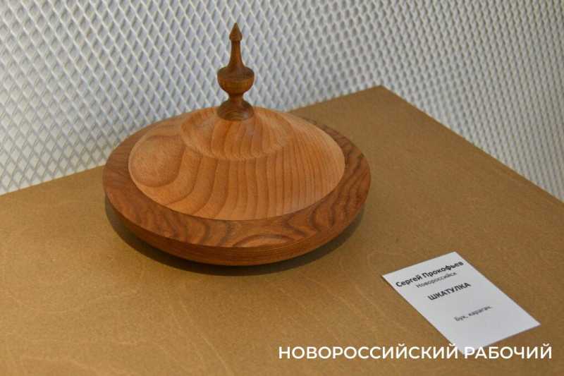 В Новороссийске открылась выставка токарной миниатюры Ремесленников с большой буквы