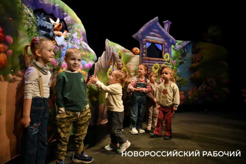 В Новороссийске прошли премьерные показы кукольного спектакля
