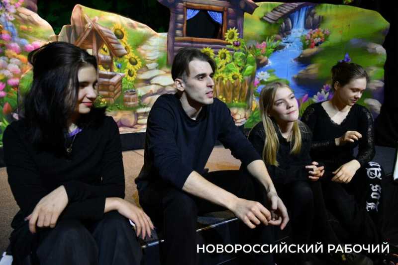 В Новороссийске прошли премьерные показы кукольного спектакля