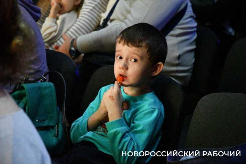 В Новороссийске прошли премьерные показы кукольного спектакля