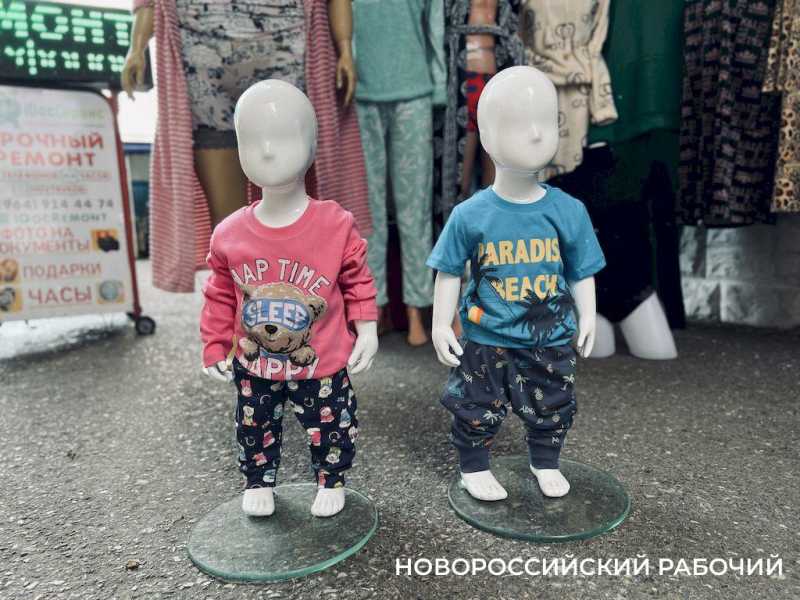 В Новороссийске раздели уличных манекенов