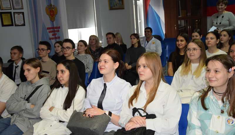 В Новороссийском клиническом центре ФМБА России провели профориентационное мероприятие для учеников школы №32