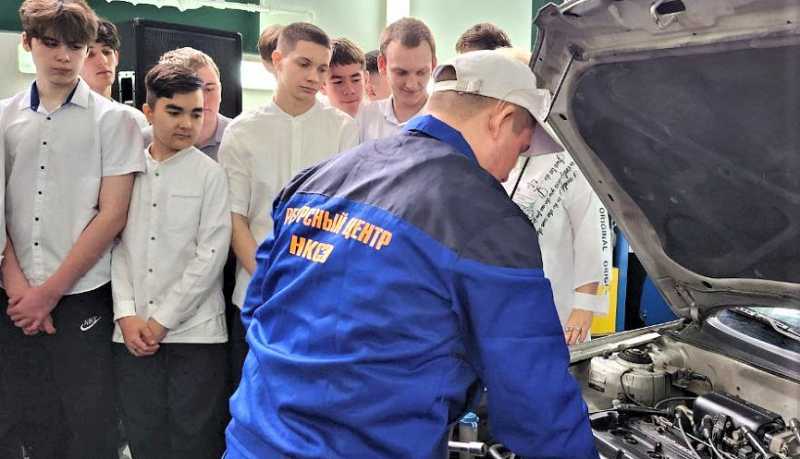 В новороссийском колледже появилась современная автомобильная мастерская