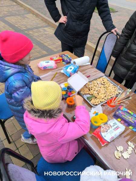 В Рождество жители Новороссийска прыгали в мешках, перетягивали канат и приобщались к традиционным русским забавам