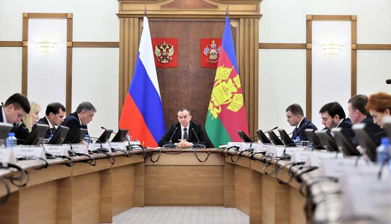 Вениамин Кондратьев поручил вывезти загрязненный грунт с площадки из хутора Воскресенского до 01 апреля