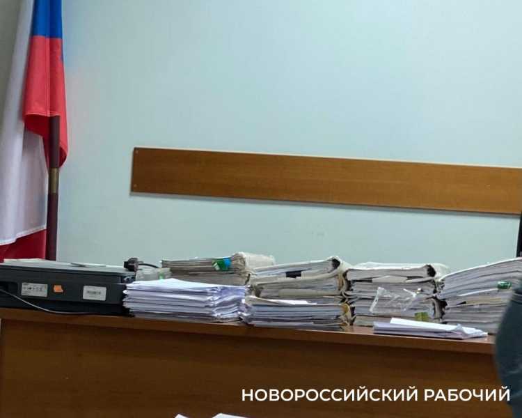 Верховный Суд отказал желающим возвести в парке Новороссийска высотки. Жители просят скорей зарыть котлован посадить деревья