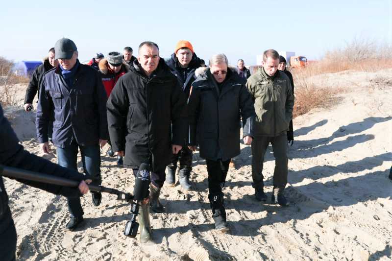 Виталий Савельев и Вениамин Кондратьев встретились с волонтерами &ndash; участниками ликвидации последствий ЧС в Анапе