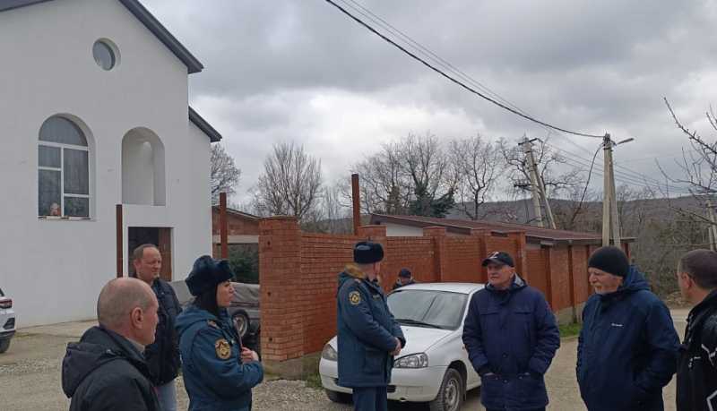 Жителям Новороссийского внутригородского района напомнили правила противопожарной безопасности в осенне-зимний период