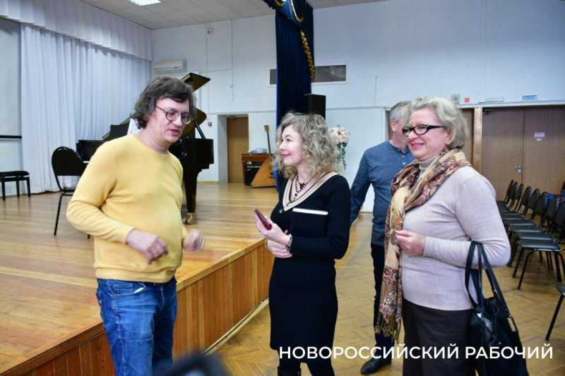 Александр Яковлев, пианист с мировым именем, дал концерт в колледже Новороссийска