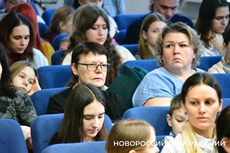 Александр Яковлев, пианист с мировым именем, дал концерт в колледже Новороссийска