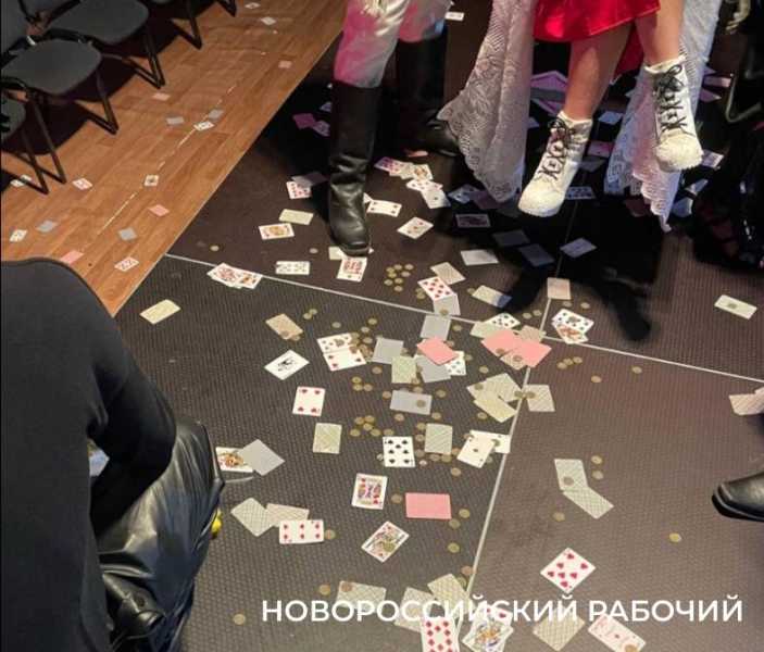 Что едят и пьют актеры новороссийского театра на сцене и почему зрители уносят деньги со спектакля
