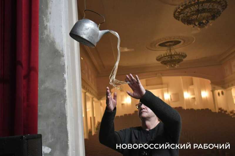 Что едят и пьют актеры новороссийского театра на сцене и почему зрители уносят деньги со спектакля