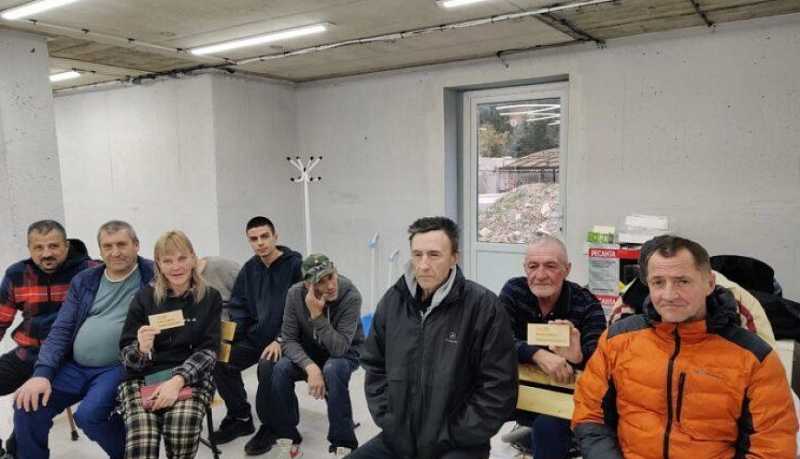 «Добрая столярная мастерская» в Новороссийске подарила новую жизнь десяткам бездомных людей