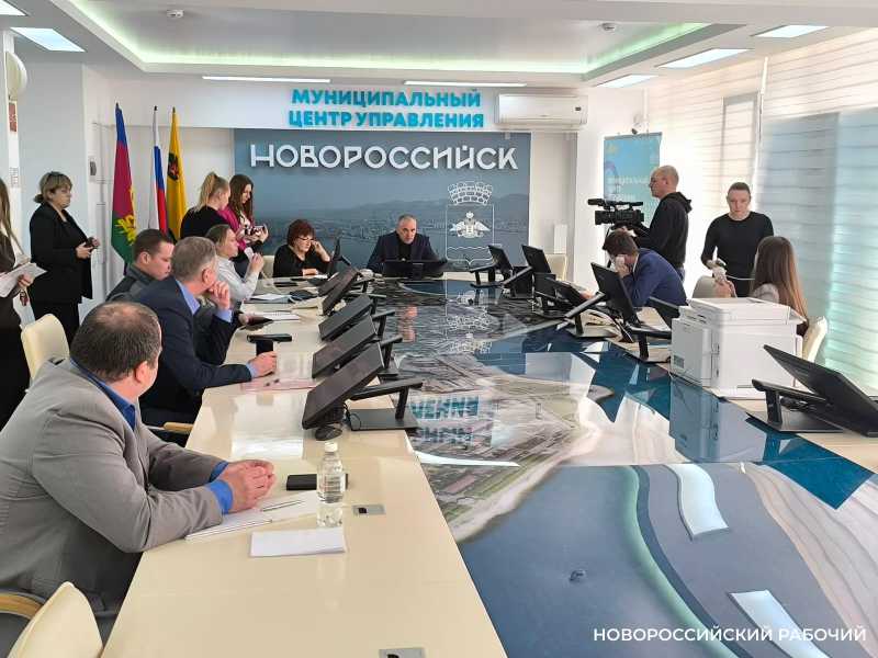 Главный вопрос – как сделать перерасчет за электроэнергию. В Новороссийске прошла «горячая линия» по вопросам ЖКХ