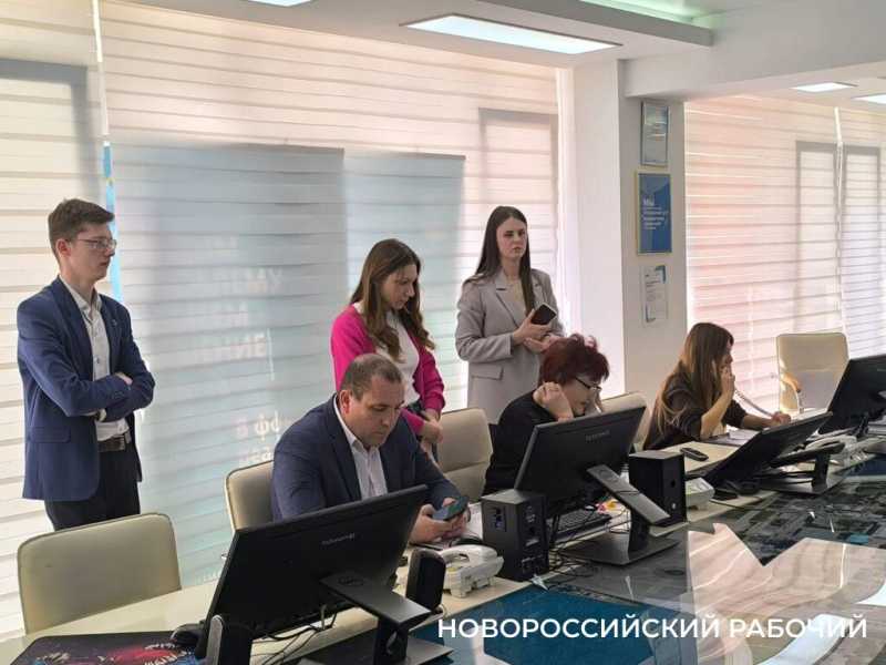 Главный вопрос – как сделать перерасчет за электроэнергию. В Новороссийске прошла «горячая линия» по вопросам ЖКХ