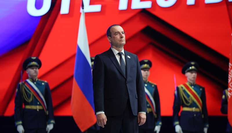 Губернатор Вениамин Кондратьев вручил награды участниками специальной военной операции