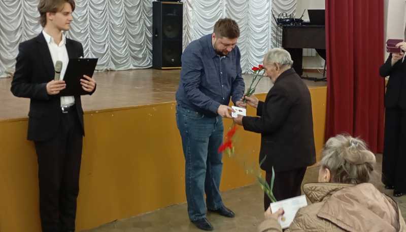Юбилейные медали «80 лет Победы в Великой Отечественной войне» вручили жителям села Кирилловка