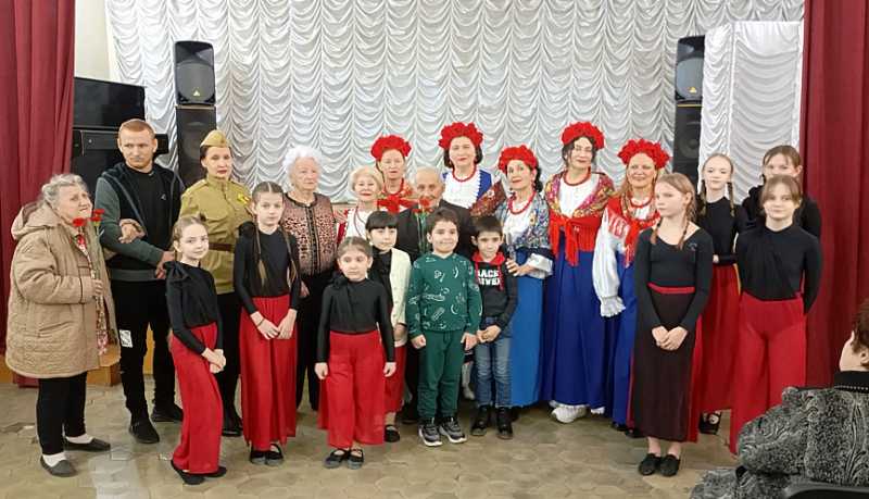 Юбилейные медали «80 лет Победы в Великой Отечественной войне» вручили жителям села Кирилловка