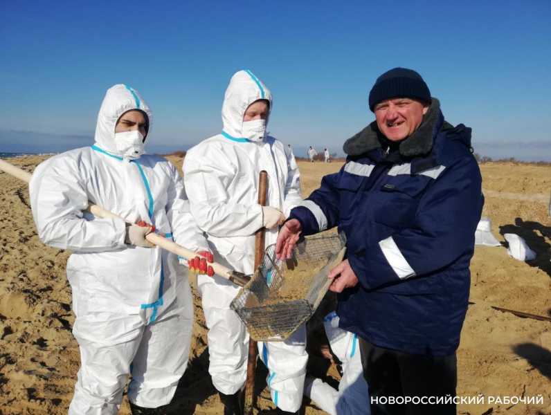 Каждый день, в 7 утра, из Новороссийска выезжают «охотники за мазутом» 