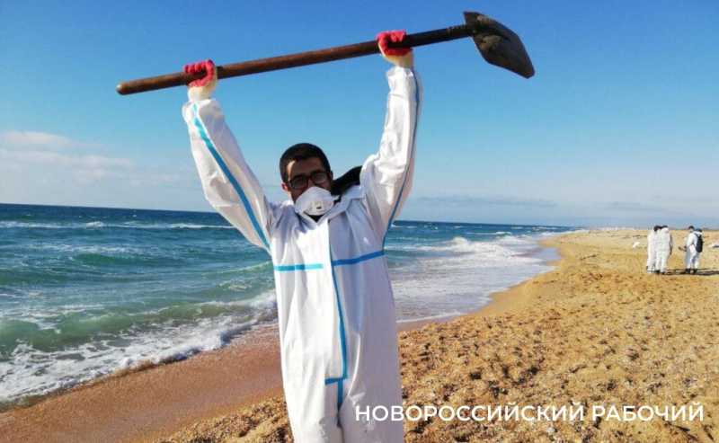 Каждый день, в 7 утра, из Новороссийска выезжают «охотники за мазутом» 