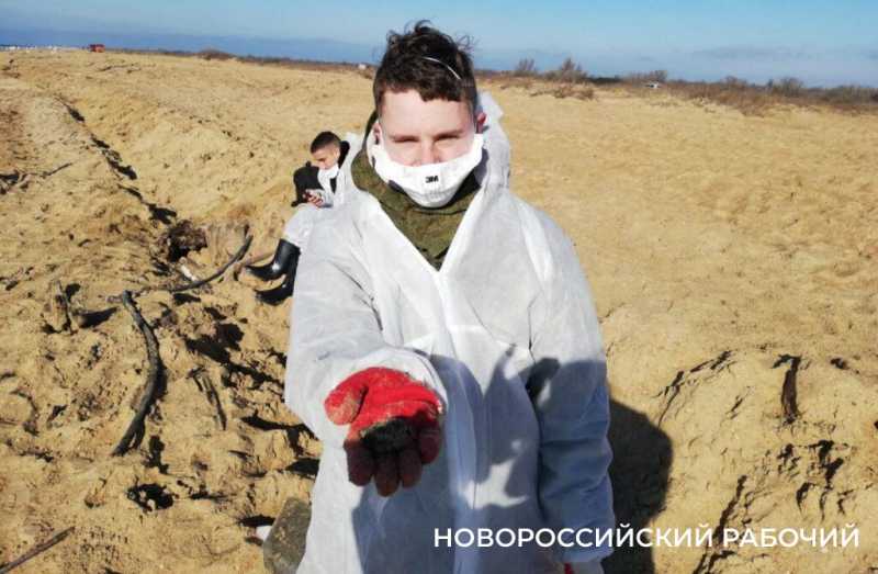 Каждый день, в 7 утра, из Новороссийска выезжают «охотники за мазутом» 