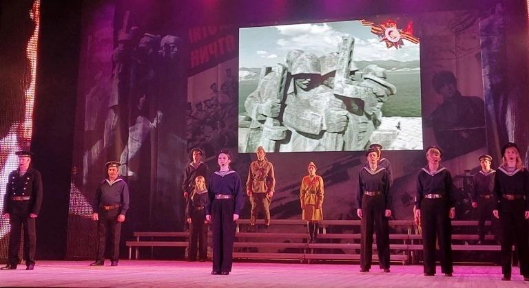 «Легендарный десант»: литературно-музыкальный спектакль рассказал о подвиге участников обороны города-героя Новороссийска