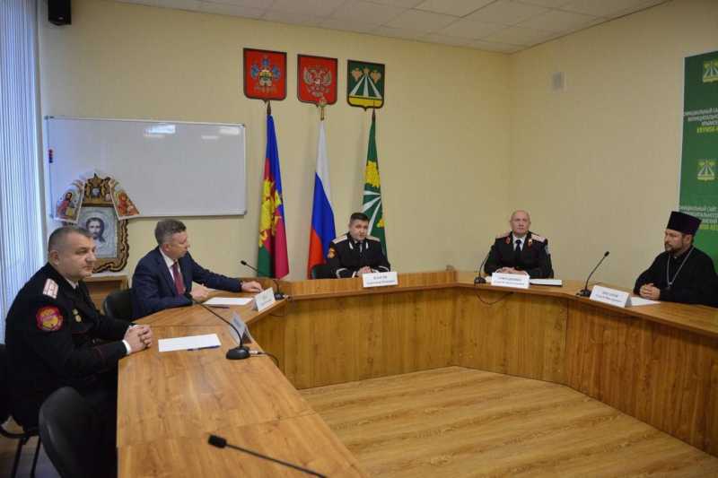 На Совете атаманов Крымского районного казачьего общества обсудили вопросы военно-патриотического воспитания