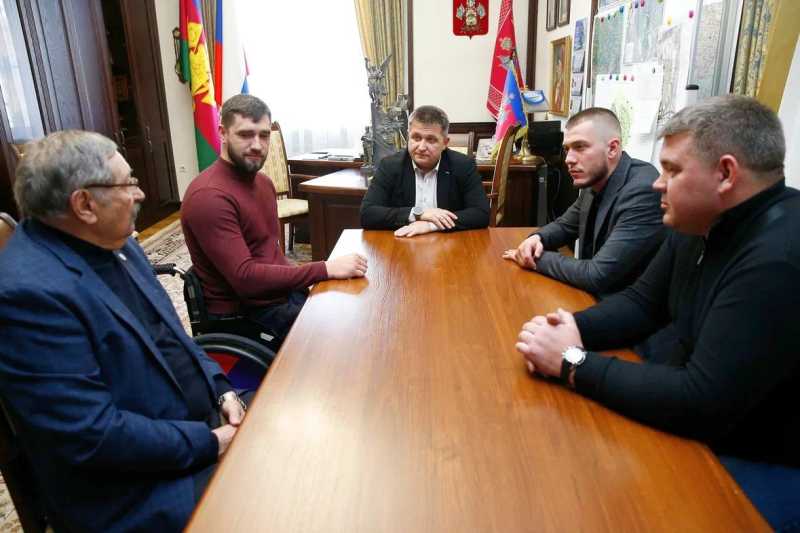 Около 800 спортивных объектов в Краснодарском крае оборудованы для тренировок жителей с ограничениями здоровья