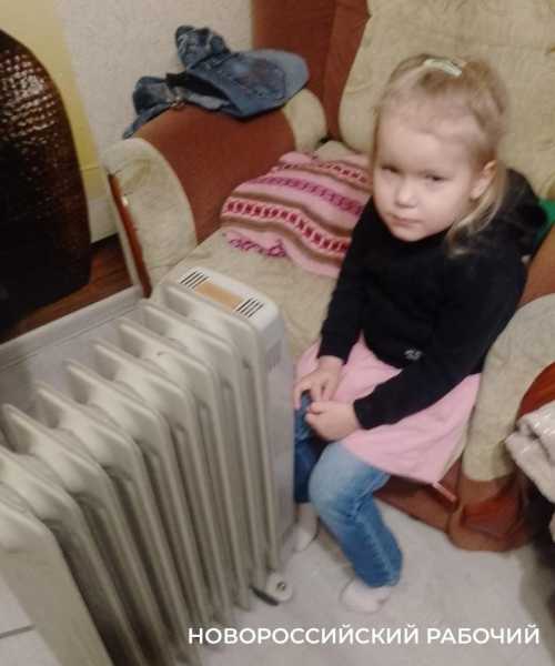 «Помогите нам, мы замерзаем!» Жители Новороссийска и пригородов как могут выживают в холодных домах