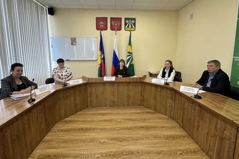 С налогоплательщиками, допустившими задолженность, ведется индивидуальная работа на межведомственных комиссиях 